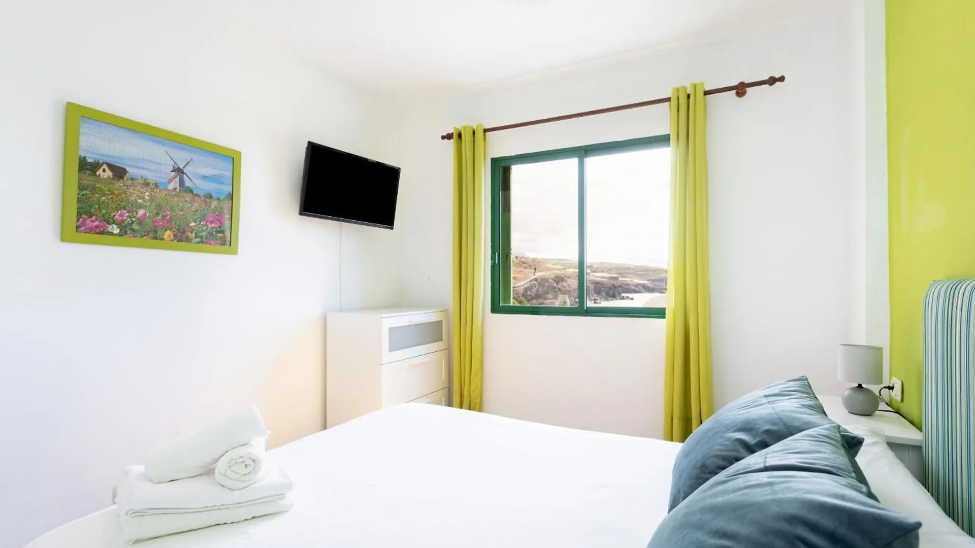 Nice 2 Bd Apartment By The Sea In Playa San Juan