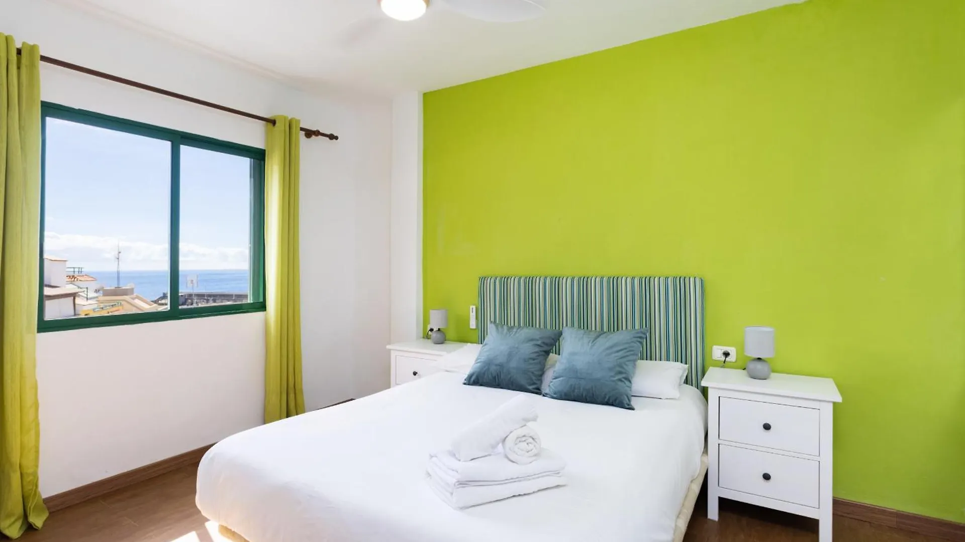 Nice 2 Bd Apartment By The Sea In Playa San Juan 0*, Playa de San Juan (Tenerife)